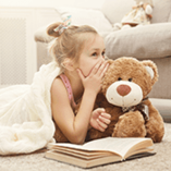 enfant avec son doudou